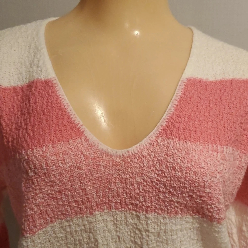 Vintage Centennial Knits Ltd pink & white v-neck sweater made … - Picture 3 of 16